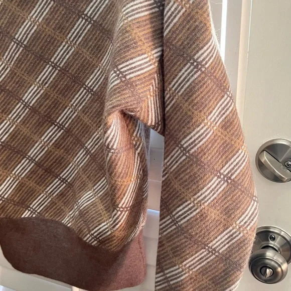 Ann Taylor Sweater - Picture 10 of 12